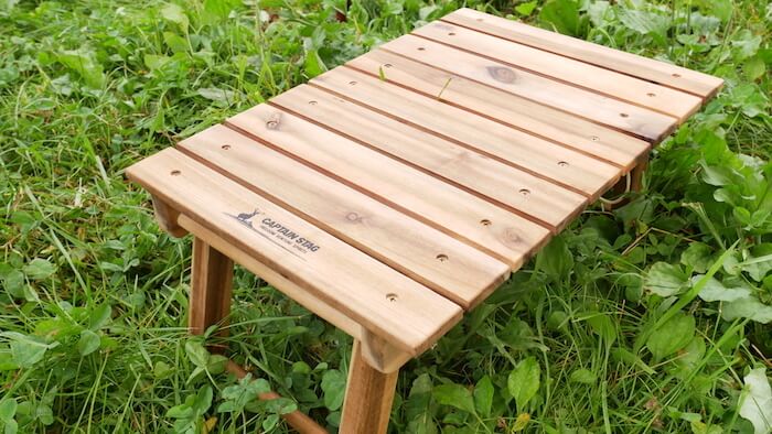 ミニ木製テーブル１つあればキャンプでさらに贅沢な時間を楽しめる 